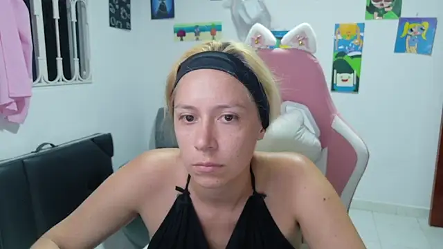 MommyMiaWs online show from March 18, 2026, 11:08 pm