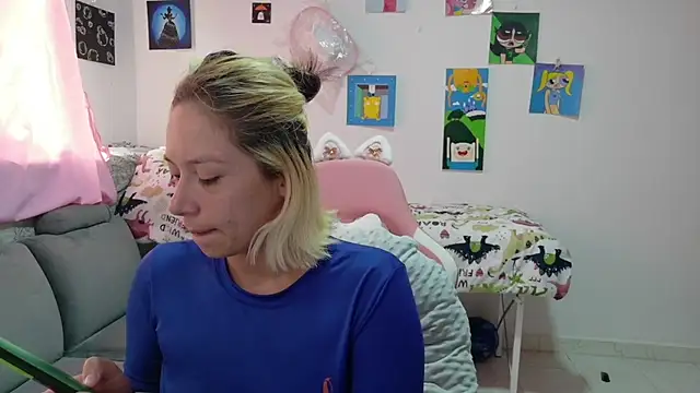 MommyMiaWs online show from April 22, 2026, 3:57 pm