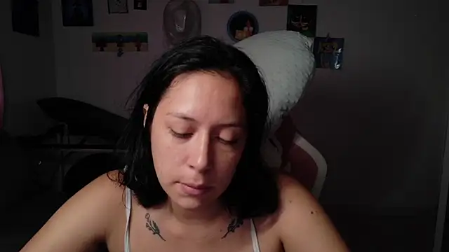 Snapshot of MommyMiaWs chatting on June 16, 2026, 1:47 pm MommyMiaWs online show from June 16, 2026, 1:47 pm