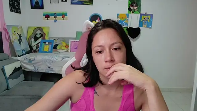 Snapshot of MommyMiaWs chatting on July 4, 2026, 6:14 pm MommyMiaWs online show from July 4, 2026, 6:14 pm