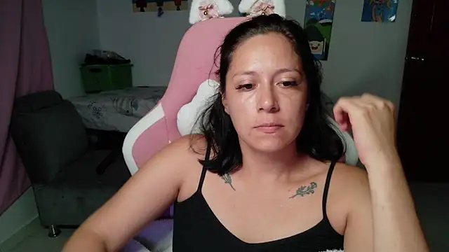Snapshot of MommyMiaWs chatting on July 15, 2026, 2:39 am MommyMiaWs online show from July 15, 2026, 2:39 am