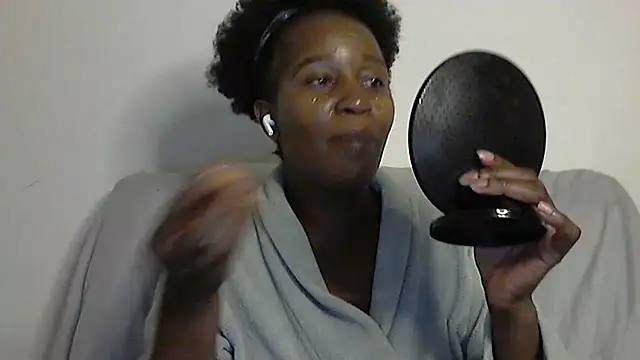 sluttylaura21 online show from March 17, 2025, 5:27 pm