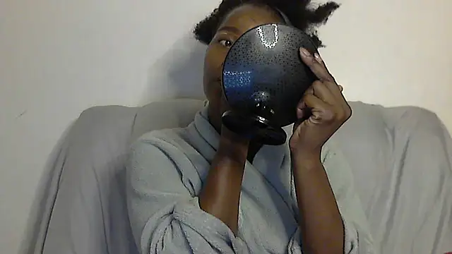 sluttylaura21 online show from March 18, 2025, 1:32 am