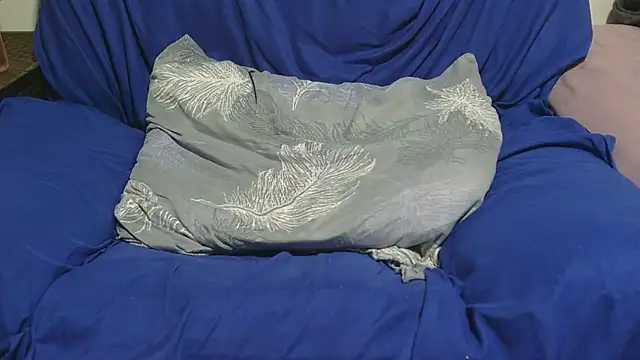 sluttylaura21 online show from March 25, 2026, 11:49 am