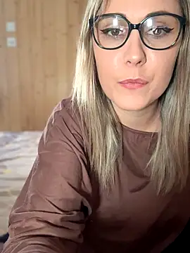 Leanymphoo online show from November 21, 2025, 9:52 am