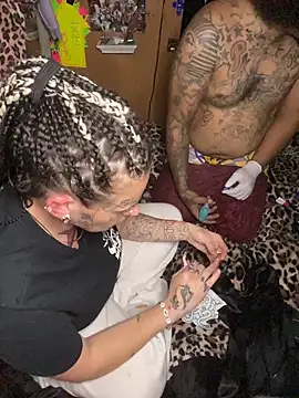 Codybabyy456 online show from November 15, 2025, 1:07 pm