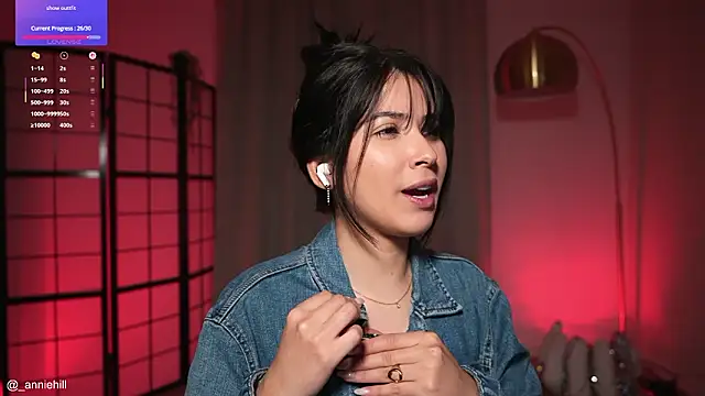 Snapshot of anniehillofficial chatting on February 7, 2026, 9:18 pm anniehillofficial online show from February 7, 2026, 9:18 pm