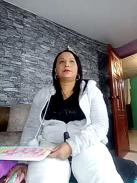 Danna Paolaa  online show from January 24, 2025, 4:27 am