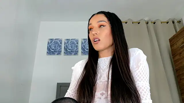 Snapshot of Ariadna-07 chatting on July 12, 2026, 3:19 am Ariadna-07 online show from July 12, 2026, 3:19 am