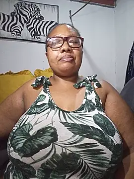 Snapshot of YELLOW_BONE chatting on June 27, 2026, 8:58 pm YELLOW BONE online show from June 27, 2026, 8:58 pm