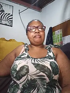 Snapshot of YELLOW_BONE chatting on July 20, 2026, 8:44 pm YELLOW BONE online show from July 20, 2026, 8:44 pm