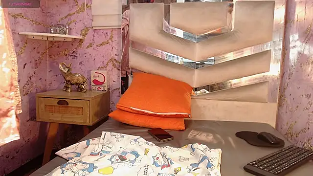 EBONNYGODDESXXX online show from February 25, 2025, 7:25 pm