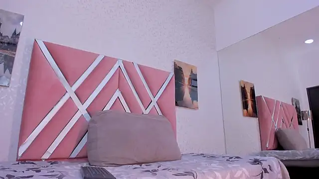 veronica salas online show from February 9, 2026, 9:08 pm