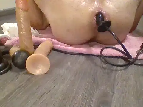 mrfeet58 online show from April 28, 2026, 12:42 am