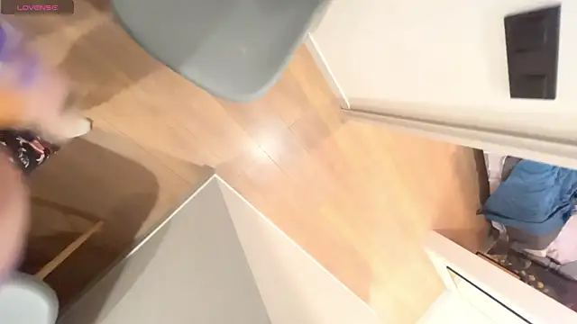 sabrinasmith23 online show from April 24, 2026, 6:32 pm