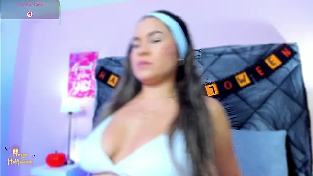 TaylorEvanss online show from October 8, 2025, 7:22 pm