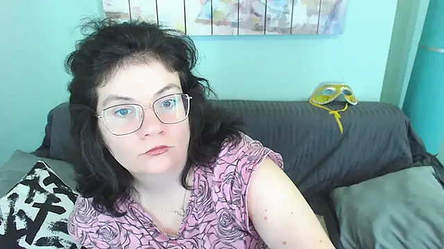 EverlyRays online show from February 7, 2025, 7:07 am