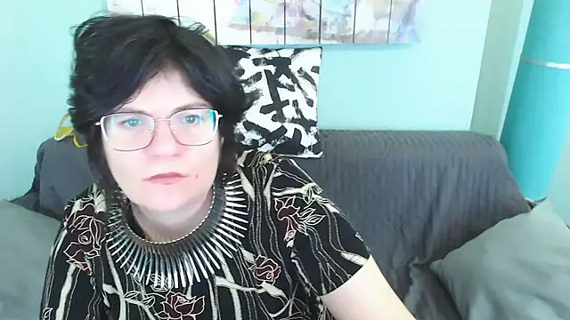 EverlyRays online show from March 6, 2025, 7:14 am