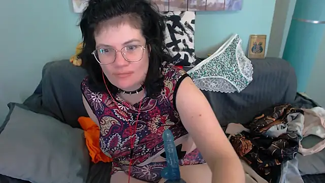 EverlyRays online show from September 15, 2025, 12:10 am