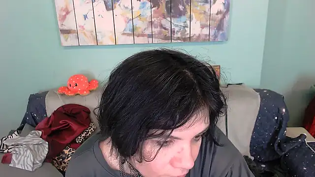 EverlyRays online show from December 21, 2025, 8:43 am