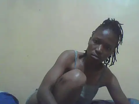 Smillie prety online show from November 18, 2025, 4:17 am