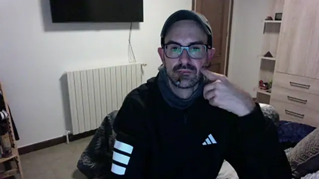 Snapshot of techmoon chatting on January 6, 2026, 10:56 pm techmoon online show from January 6, 2026, 10:56 pm