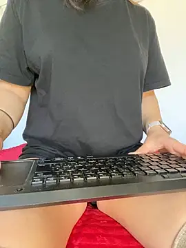 AlisaaRose online show from February 5, 2025, 8:32 am