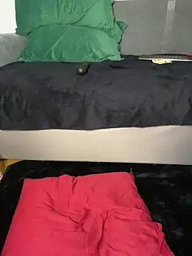 AlisaaRose online show from December 5, 2025, 9:40 am