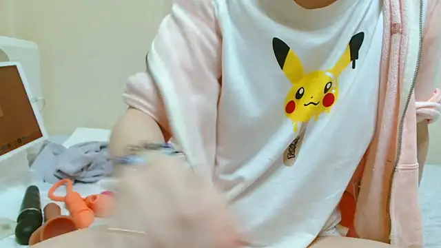 liliyRiSAcha-n online show from September 11, 2025, 9:20 am