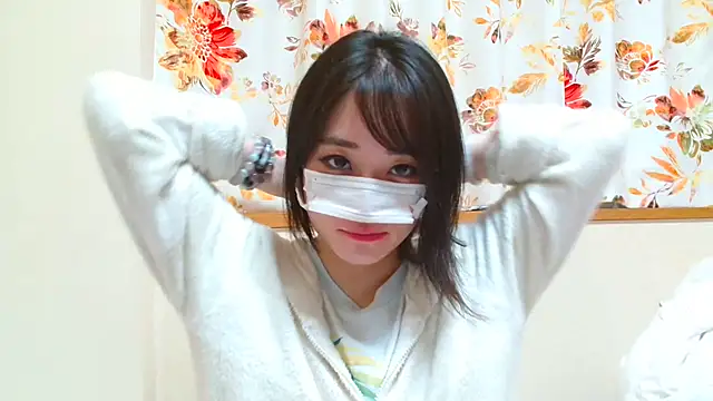 liliyRiSAcha-n online show from April 10, 2026, 7:35 am