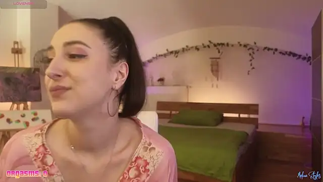 melinastyles online show from May 9, 2026, 2:33 pm