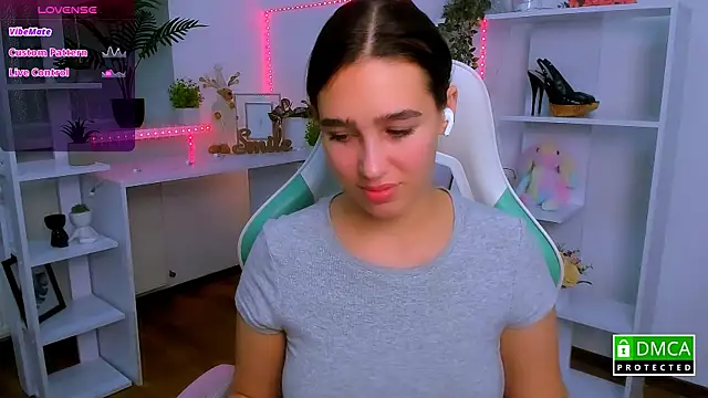  Eliizabeth  online show from November 25, 2025, 10:32 pm