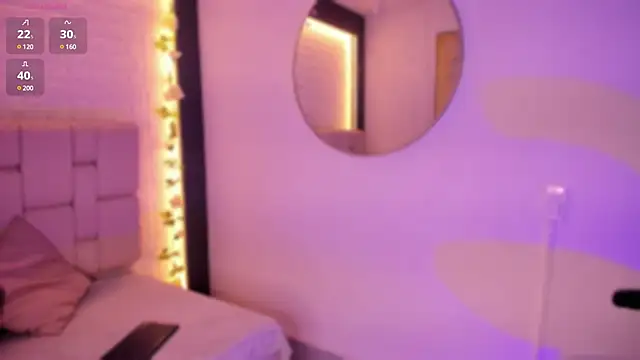 emma woods  online show from December 14, 2024, 12:23 pm