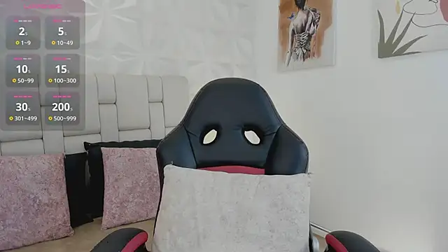 emma woods  online show from October 15, 2025, 8:53 pm