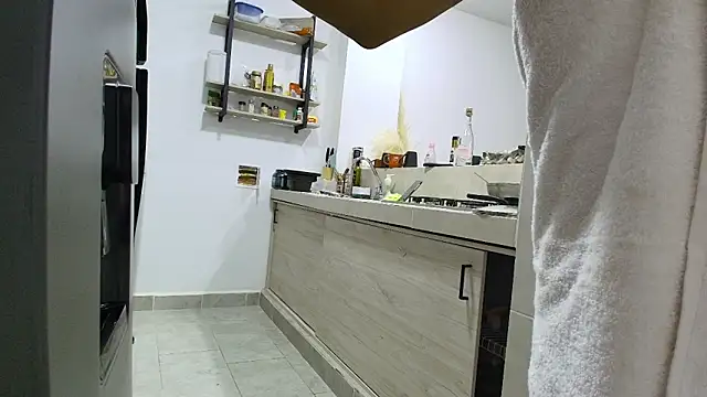 roxana collins online show from April 26, 2026, 4:59 pm