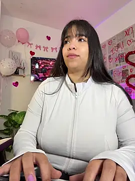 tati reyess online show from February 10, 2026, 12:20 pm