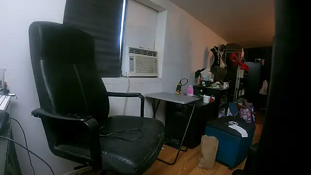 leanjamesdean online show from March 5, 2025, 10:43 pm