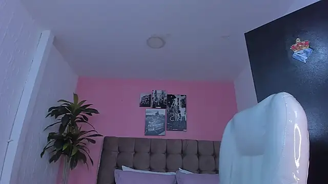 Snapshot of aleja_cute_ chatting on January 21, 2025, 7:47 am aleja cute online show from January 21, 2025, 7:47 am