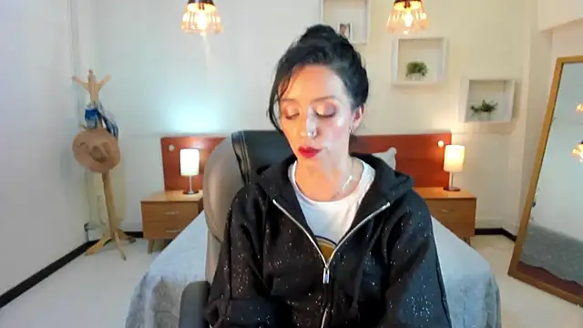 Kristen Garner online show from January 15, 2025, 8:26 pm