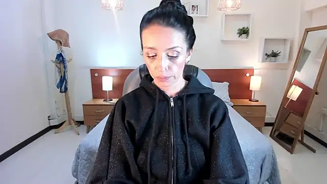 Kristen Garner online show from January 24, 2025, 12:52 am