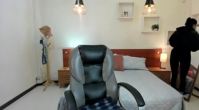 Kristen Garner online show from January 27, 2025, 8:07 pm