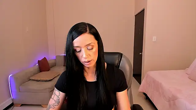 Kristen Garner online show from May 30, 2026, 8:17 pm