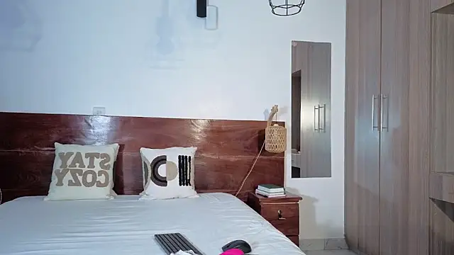 Elegant Ebony online show from March 12, 2026, 9:37 am