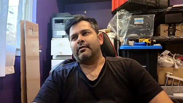 Snapshot of Sakhtlaundaz chatting on May 16, 2026, 9:13 pm Sakhtlaundaz online show from May 16, 2026, 9:13 pm