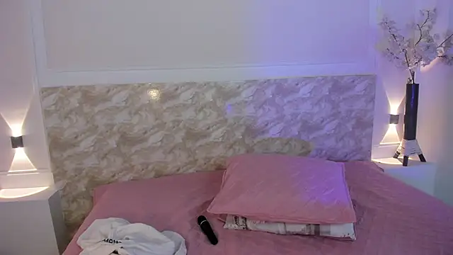 EmilyEvans7 online show from January 27, 2025, 7:13 pm