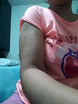 lolo890 online show from April 18, 2026, 2:10 pm