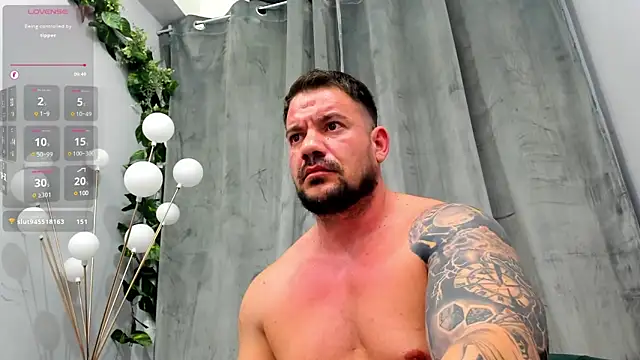 musclemonster31 online show from February 15, 2025, 4:36 am