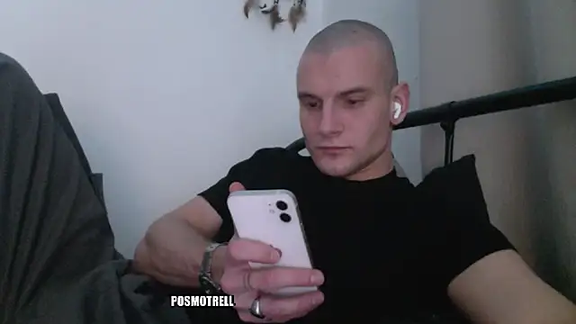 Snapshot of ETHAN_MOORE chatting on February 5, 2026, 6:34 pm ETHAN MOORE online show from February 5, 2026, 6:34 pm