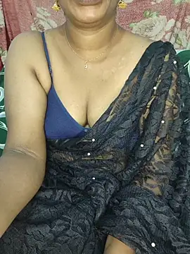 Snapshot of Malluivaniya chatting on October 26, 2025, 6:14 pm Malluivaniya online show from October 26, 2025, 6:14 pm