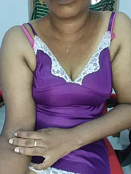 Snapshot of Malluivaniya chatting on November 7, 2025, 6:46 am Malluivaniya online show from November 7, 2025, 6:46 am